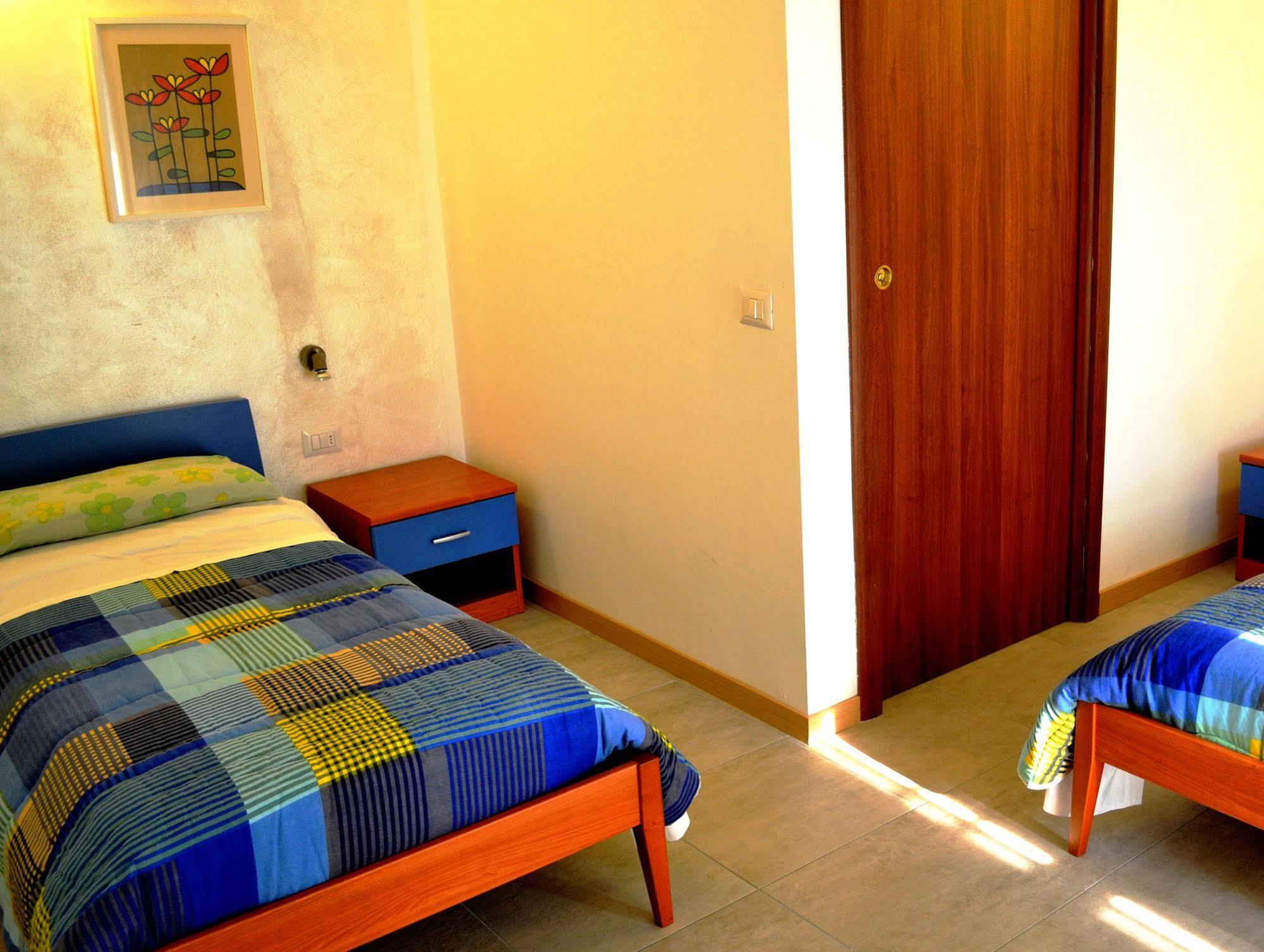 B&B Villa Monterosa Con Piscina Castronno Экстерьер фото
