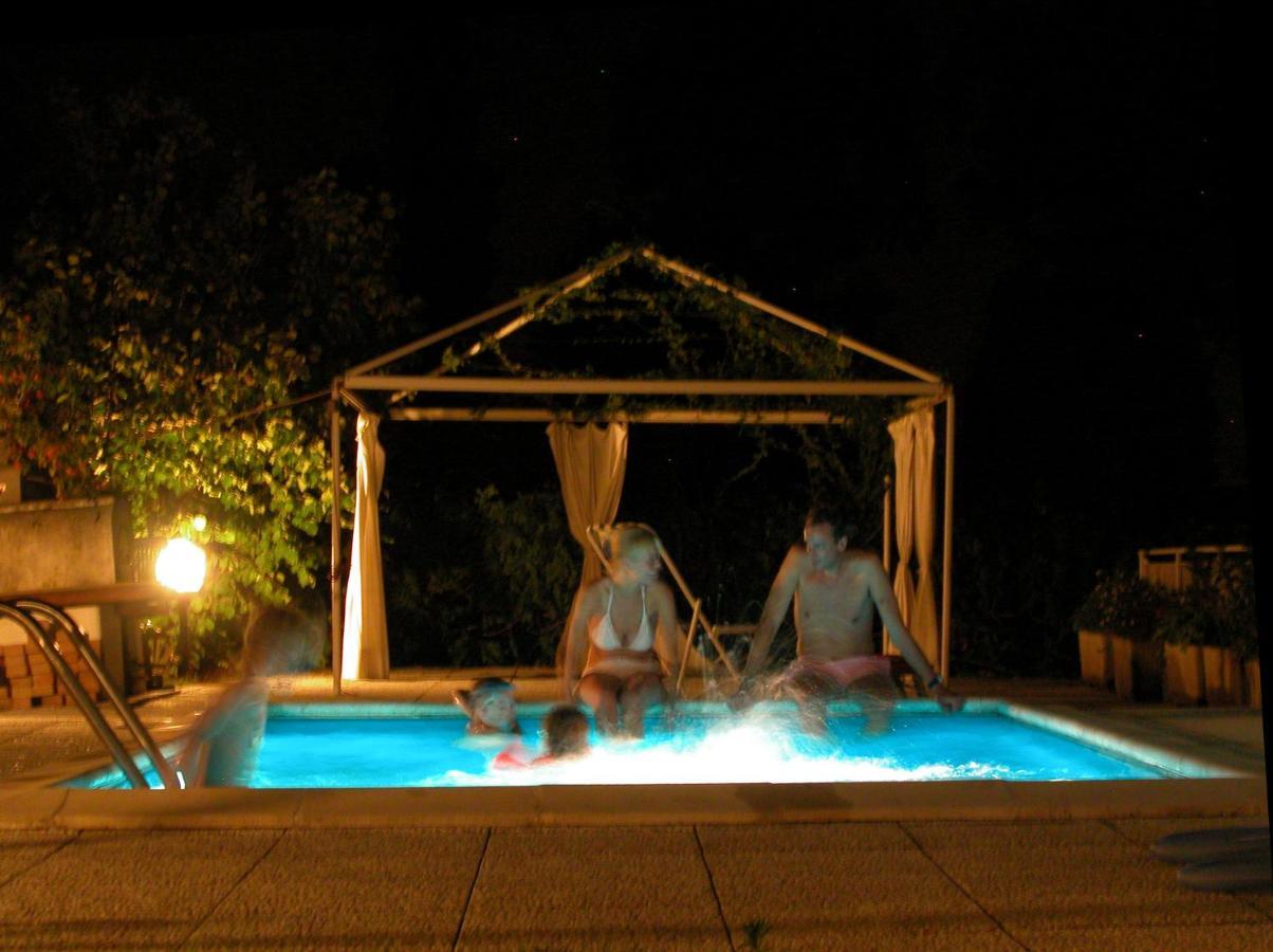 B&B Villa Monterosa Con Piscina Castronno Экстерьер фото